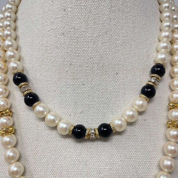 Vintage Beaded Necklaces Set of 2 Imitation Pearl Layering Classic Old Money - Picture 7 of 11